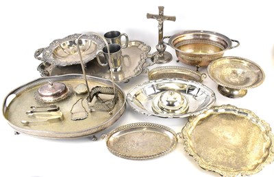 Lot 731 - Various items of silver plate, to include...
