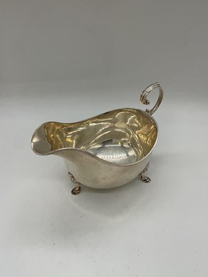 Lot 1087 - GEORGE EDWARD & SONS; a George V hallmarked...