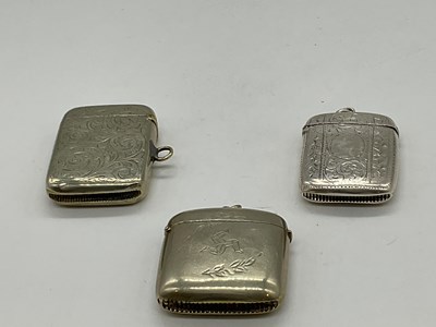 Lot 1100 - An Edwardian hallmarked silver vesta case,...