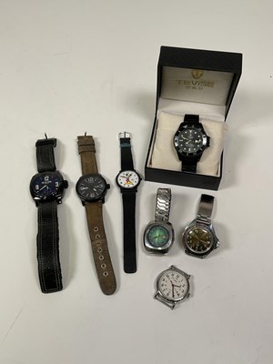 Lot 1305 - A group of seven gentlemen's vintage...
