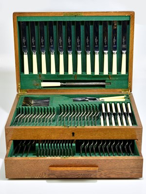 Lot 2003 - An oak cased canteen of silver plated cutlery.