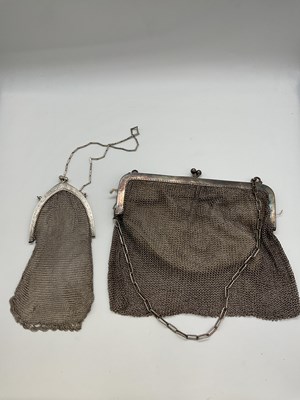 Lot 1025 - A silk lined Continental white metal mesh...