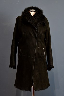 Lot 997 - JOSEPH; a black short shearling coat with...