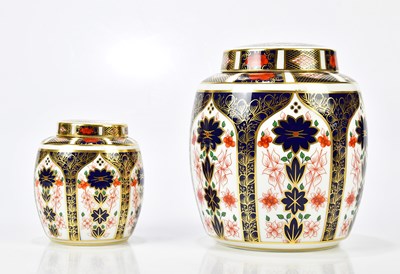Lot 2008 - ROYAL CROWN DERBY; a large ginger jar and...