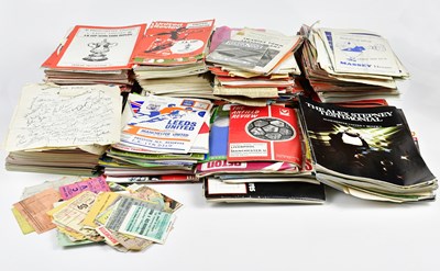 Lot 1261 - A large collection of Manchester United...