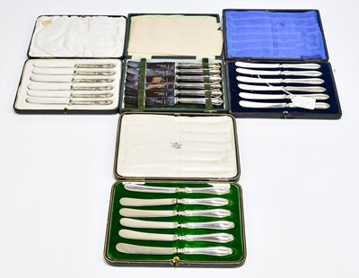 Lot 2042 - FRY & WIGFULL LTD; an Elizabeth II cased set...