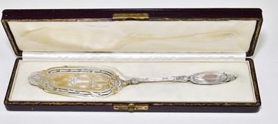 Lot 2122 - A French hallmarked silver cake slice, with...