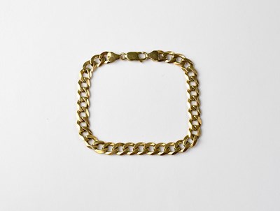 Lot 924 - A 9ct gold flat curb bracelet