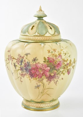 Lot 2019 - ROYAL WORCESTER; a large and impressive...
