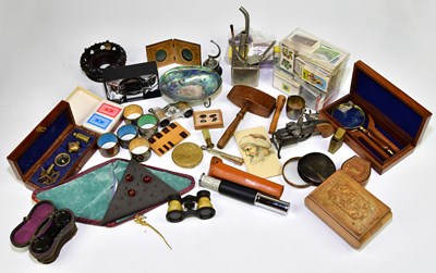 Lot 1066 - A small quantity of collectors' items to...