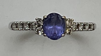 Lot 1270 - A 9ct white gold dress ring, size P, approx. 2....