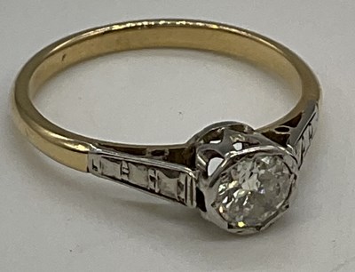 Lot 1177 - An 18ct yellow gold diamond solitaire ring,...