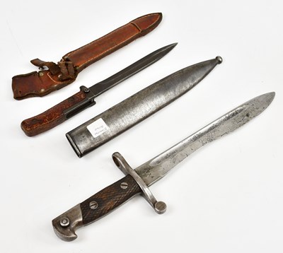 Lot 725 - A Spanish Bolo bayonet and scabbard, with a...