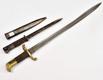 Lot 720 - A 19th century British bayonet with brass...