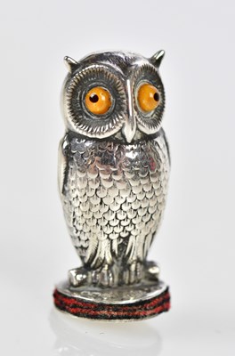 Lot 2381 - SAMPSON MORDAN & CO LTD; a George V hallmarked...