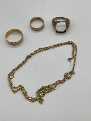 Lot 1179 - Two 9ct yellow gold wedding bands, a 9ct...