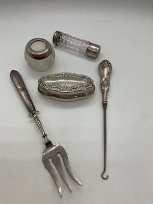 Lot 1109 - A group of small silver including an Edwardian...