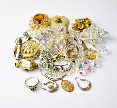 Lot 884 - Various items of costume jewellery