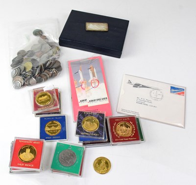 Lot 807 - A small quantity of world coinage, including...
