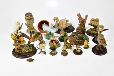 Lot 2201 - A small collection of assorted ceramic figures,...