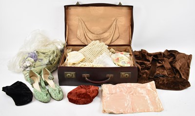 Lot 508 - A group of 1920s ladies' clothing and textiles,...