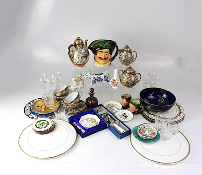Lot 557 - A mixed lot of ceramics and glassware, to...