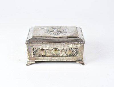 Lot 667 - An Edward VII hallmarked silver jewellery...