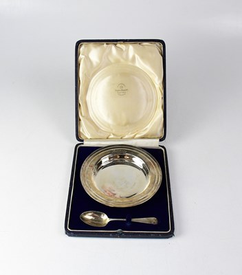 Lot 712 - A cased George V hallmarked silver child's...