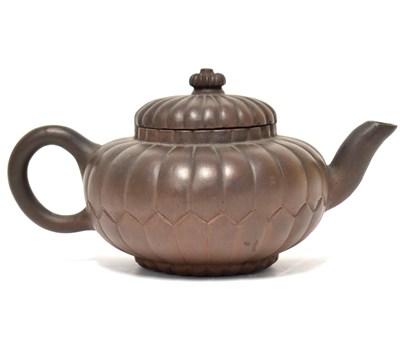 Lot 598 - A late 19th/early 20th century Yixing teapot...