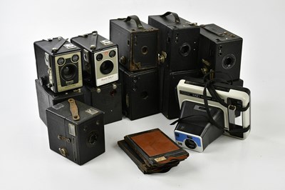 Lot 1558 - A large collection of cameras including plate...