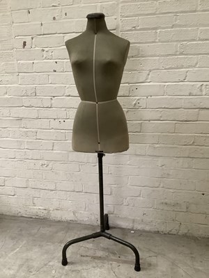Lot 1487 - SINGER; a vintage mannequin, height 150cm.