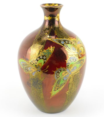 Lot 477 - CROWN DEVON, FIELDINGS; a Sylvan Lustrine vase...