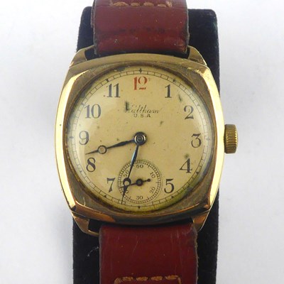 Lot 917 - WALTHAM, USA; a gentlemen's 9ct gold...
