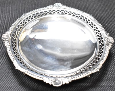 Lot 752 - A small George V hallmarked silver circular...