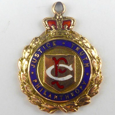 Lot 887 - An early 20th century 9ct gold prize fob, the...