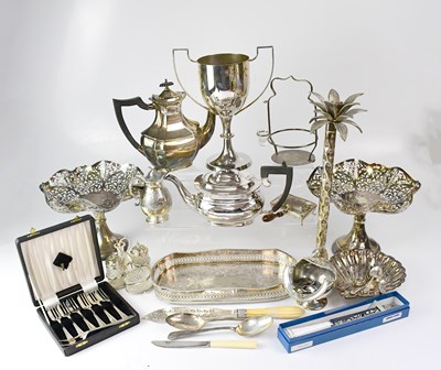 Lot 726 - A good quantity of plated items to include a...