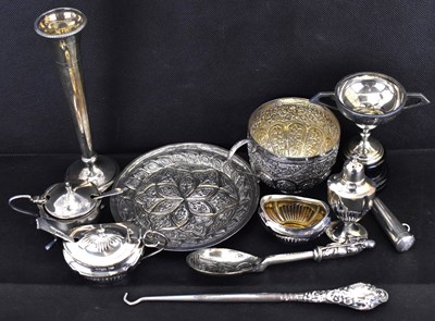 Lot 751 - Various small silver and silver plated items,...