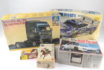 Lot 447 - Various model kits to include Revell No7218,...