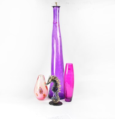 Lot 593 - A small mixed lot of glass comprising a large...