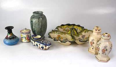 Lot 523 - A quantity of ceramics to include animal...