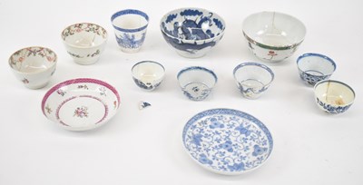 Lot 560 - Twelve assorted pieces of predominantly...