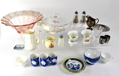 Lot 151 - A mixed quantity of ceramics and glassware