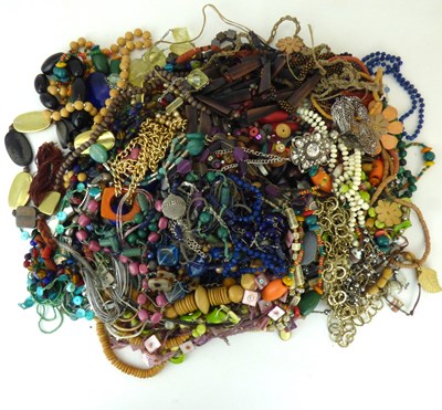 Lot 870 - A large quantity of various mixed, mostly modern costume jewellery
