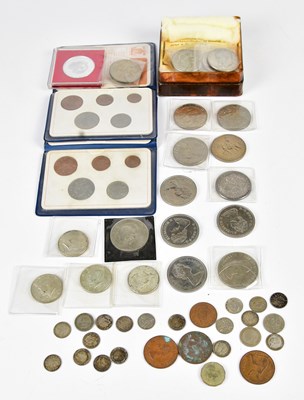Lot 3166 - A group of coins, predominantly commemoratives,...