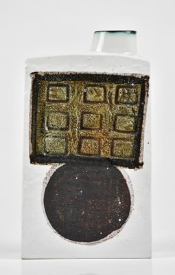 Lot 10 - LESLIE ILLSLEY FOR TROIKA POTTERY; an early...
