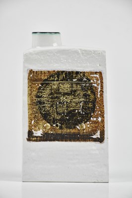 Lot 10 - LESLIE ILLSLEY FOR TROIKA POTTERY; an early...