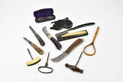 Lot 1414 - A small lot of collectors’ items to include...