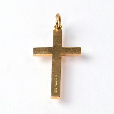 Lot 934 - A 15ct gold pendant in the form of a cross,...