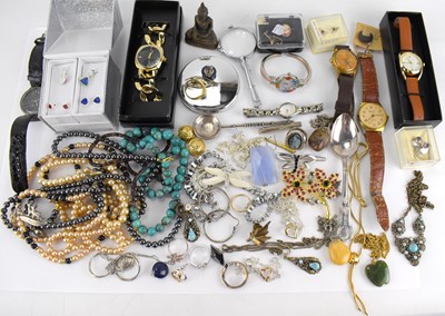 Lot 1029 - Various items of modern and vintage costume...
