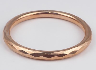 Lot 908 - A Victorian 9ct rose gold hollow continuous...